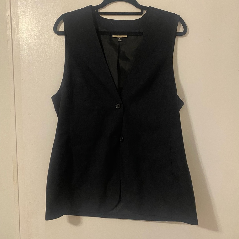 Sleeveless Button-Up Vest